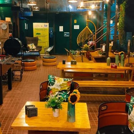 Forrest Hostels Bombaj Zewnętrze zdjęcie