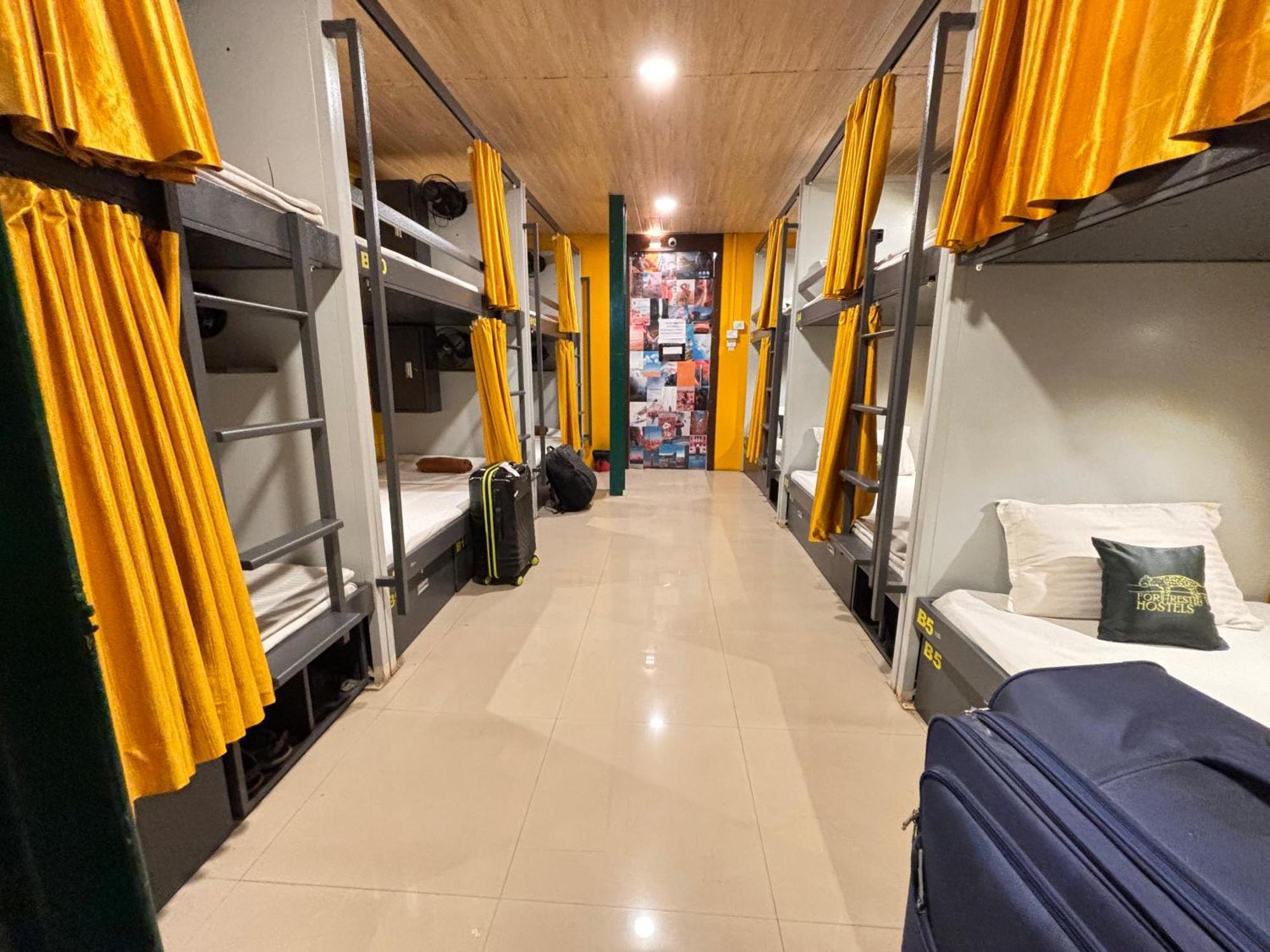 Forrest Hostels Bombaj Zewnętrze zdjęcie